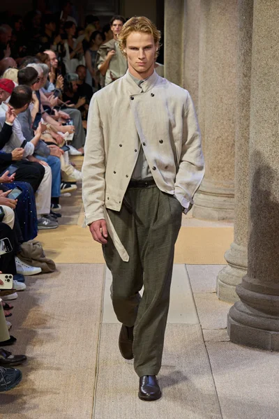 Look 36